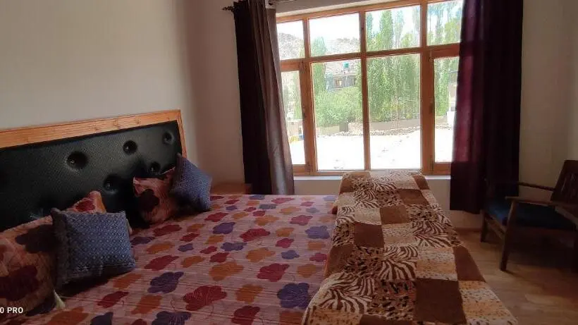 Deluxe Room Mountain View, Noor Guest House
