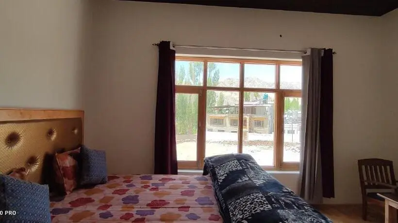 Deluxe Room Mountain View, Noor Guest House