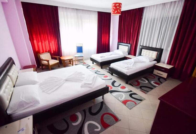 اتاق خانوادگی, Freskia