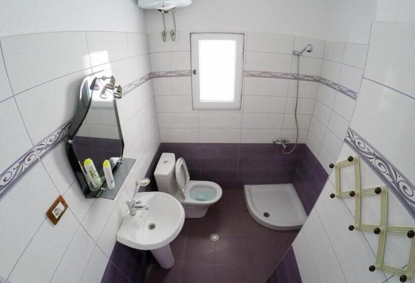 اتاق سوپریور سه تخته, Freskia