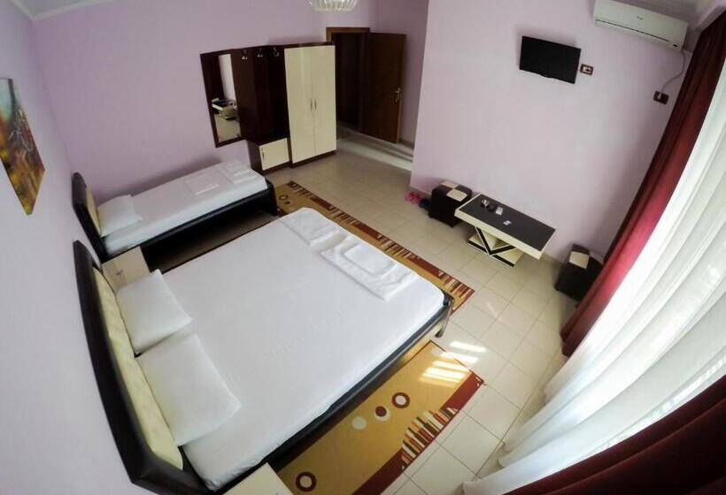 اتاق سوپریور سه تخته, Freskia