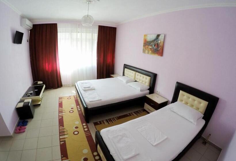 اتاق سوپریور سه تخته, Freskia