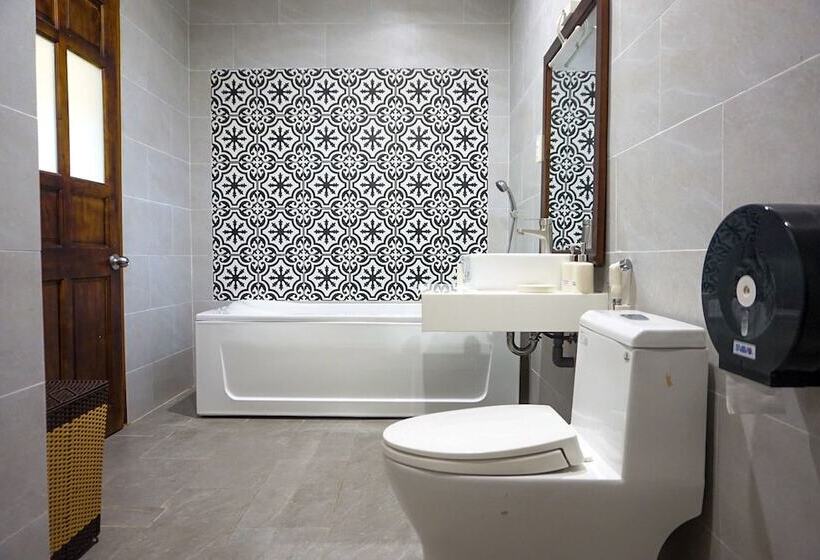 اتاق لوکس با چشمانداز استخر, Kingo Retreat Resort