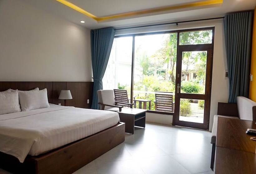 اتاق لوکس با چشم‌انداز استخر, Kingo Retreat Resort