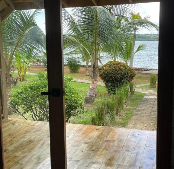 بانگلوی سوپریور, Dolphin Blue Paradise