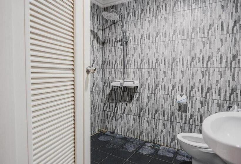 Номер Economy, Reddoorz Plus Near Pelabuhan Merak