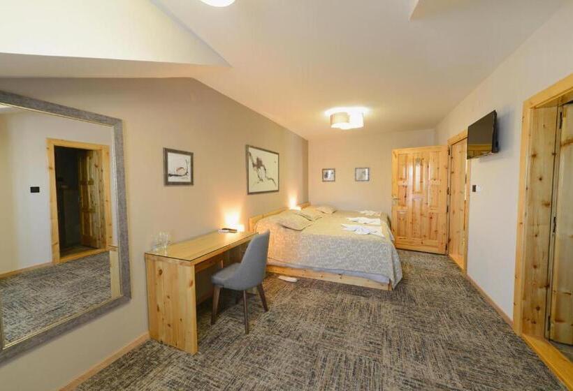 اتاق سوپریور, Vir Villa