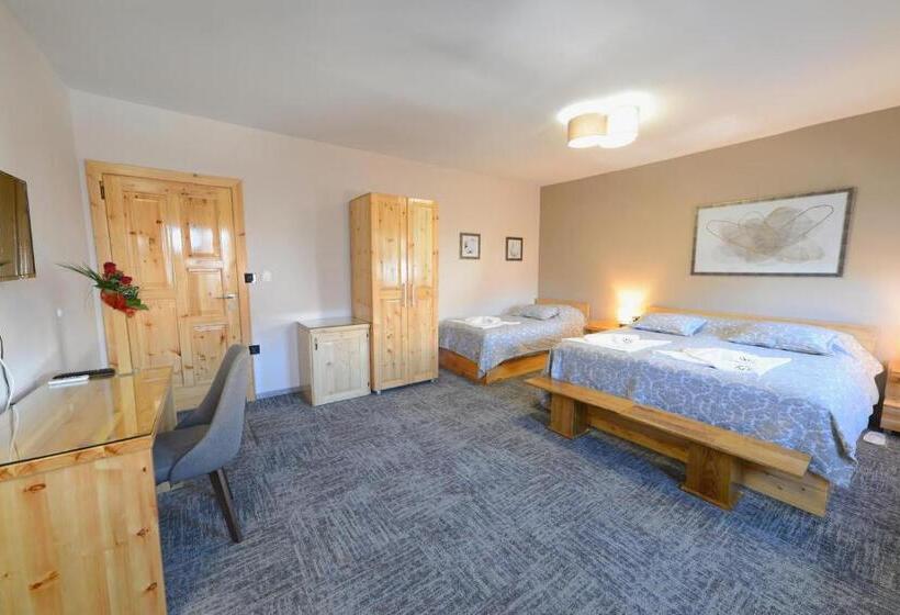 اتاق سوپریور سه تخته, Vir Villa