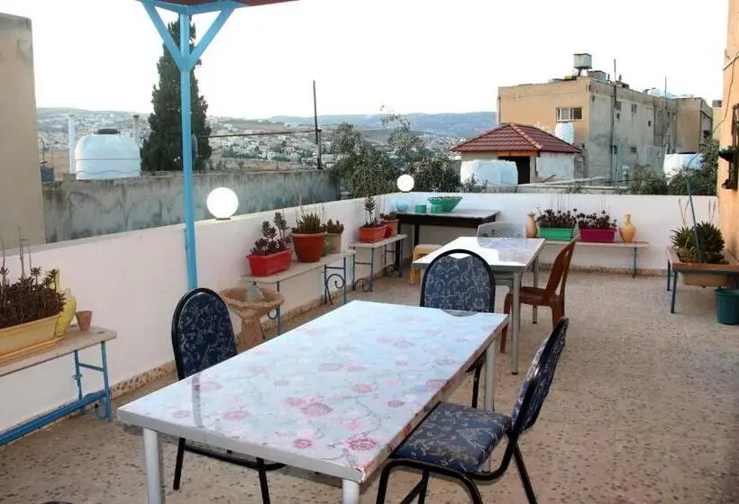 اتاق استاندارد, The Blue House Gerasa