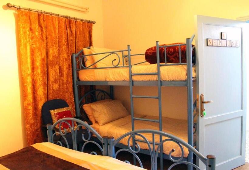 اتاق خانوادگی, The Blue House Gerasa