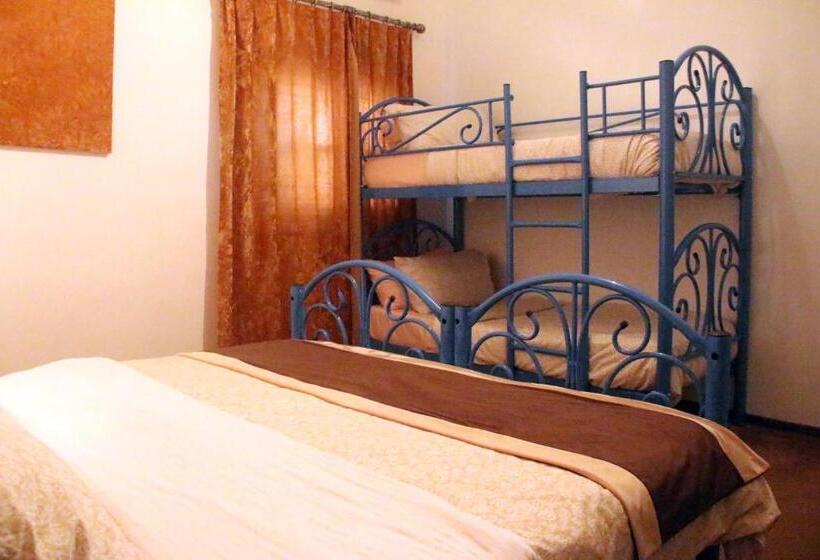 اتاق خانوادگی, The Blue House Gerasa