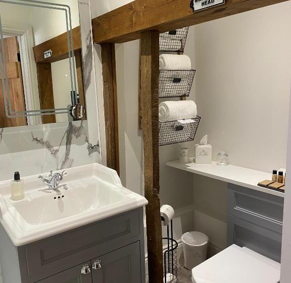 غرفة ديلوكس, B&bat No3