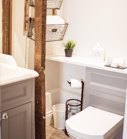 غرفة ديلوكس, B&bat No3