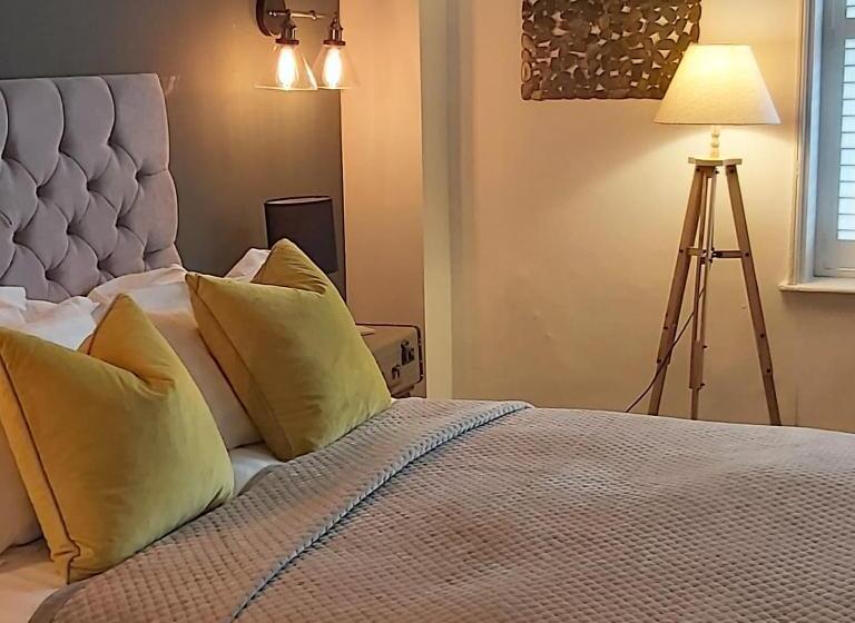 غرفة ديلوكس, B&bat No3