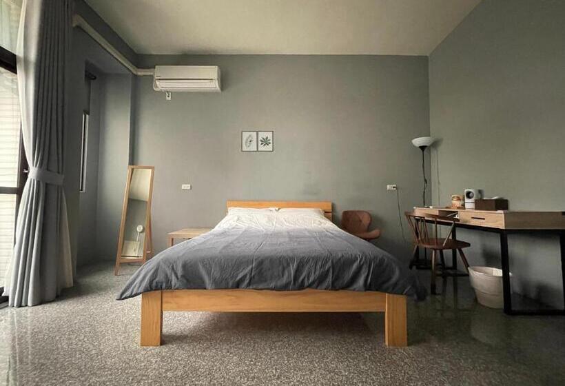 اتاق استاندارد با سرویس بهداشتی مشترک, Hello Guesthouse