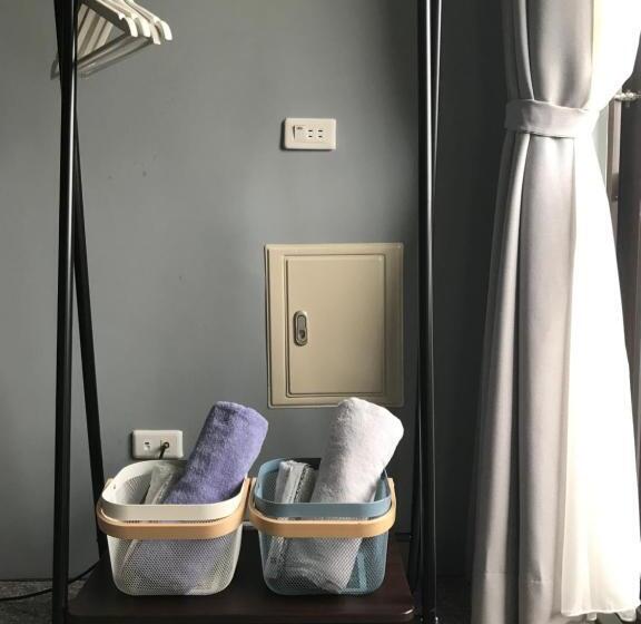 اتاق استاندارد با سرویس بهداشتی مشترک, Hello Guesthouse