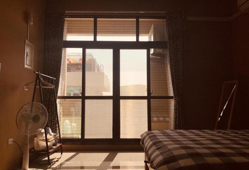 اتاق استاندارد با سرویس بهداشتی مشترک, Hello Guesthouse