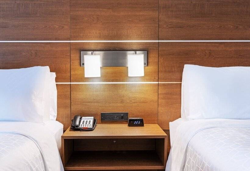 장애인을 위한 스위트, Holiday Inn Express & Suites Denton   Sanger By Ihg