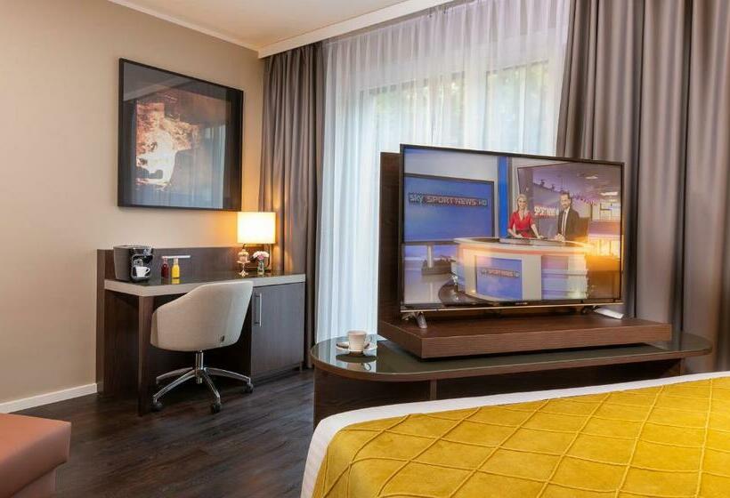 חדר דלוקס לשלושה, Leonardo Hotel Dortmund