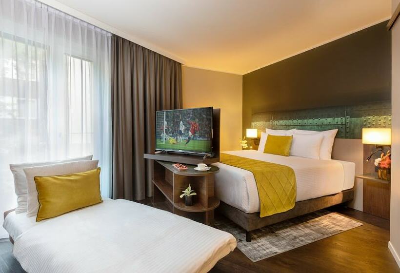 חדר דלוקס לשלושה, Leonardo Hotel Dortmund