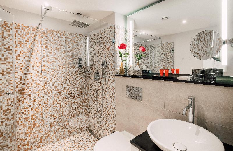 豪华三人间, Leonardo Hotel Zurich Airport