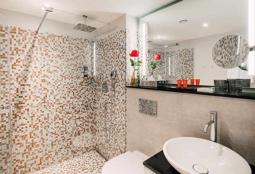 Quarto deluxe, Leonardo Hotel Zurich Airport