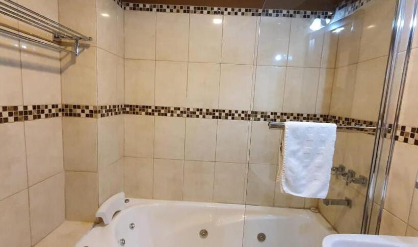 חדר סטנדרט לשלושה, Vitalia