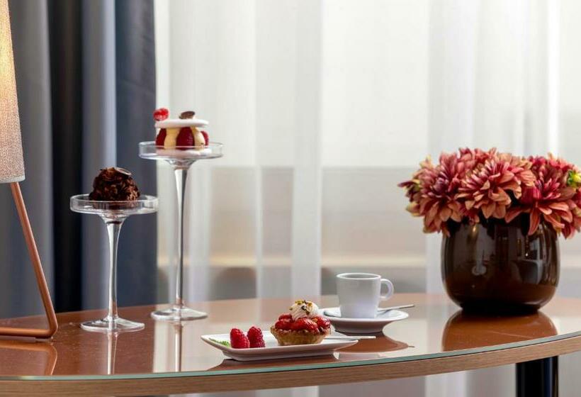 Номер Deluxe, Leonardo Hotel Zurich Airport