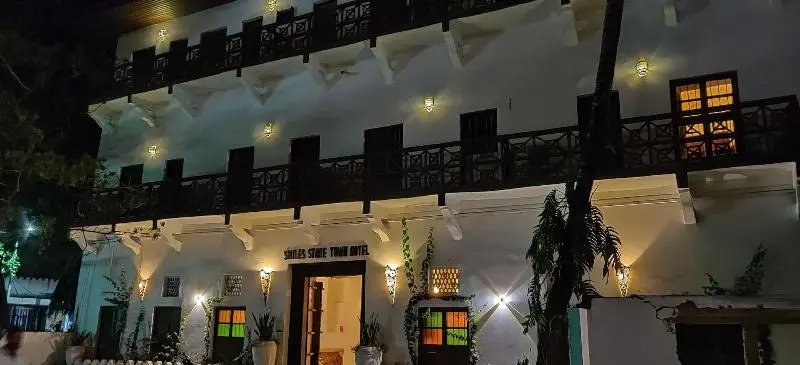 Standard Kolmen Hengen Huone, Smiles Stone Town