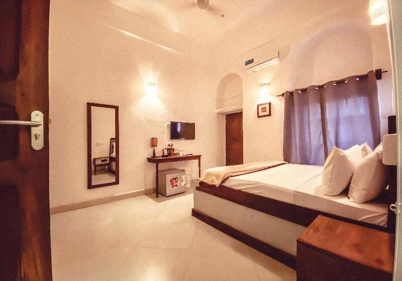 标准间, Smiles Stone Town