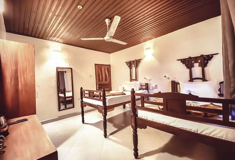 标准间, Smiles Stone Town