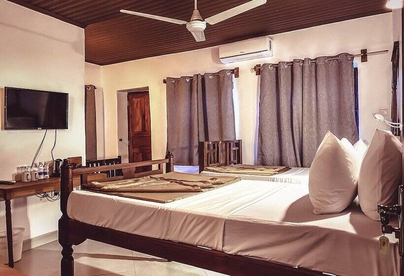 标准间, Smiles Stone Town