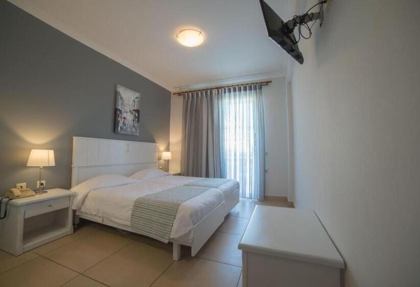 غرفة قياسية مطلّة علي الحديقة, Athina