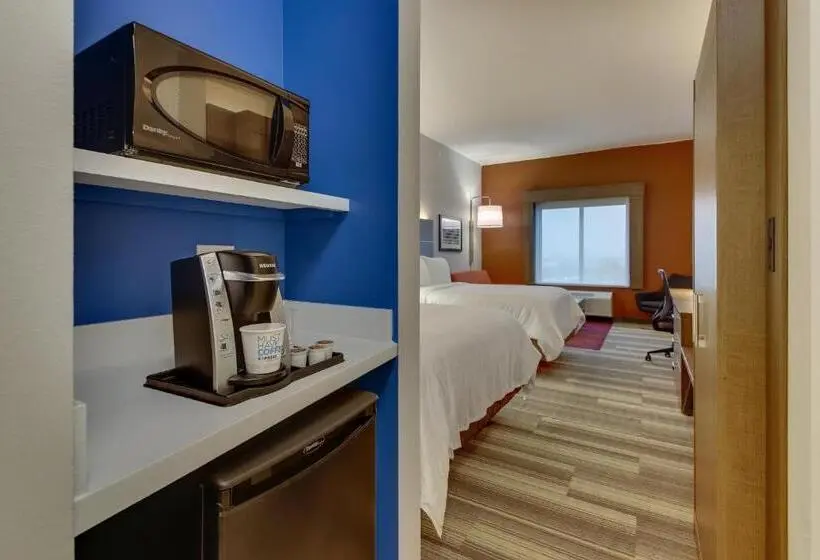 スイート, Holiday Inn Express & Suites   Nashville Metrocenter Downtown, An Ihg