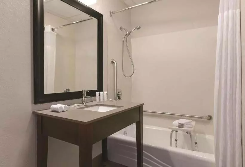 Standard-invahuone, Country Inn & Suites By Radisson, Port Clinton, Oh