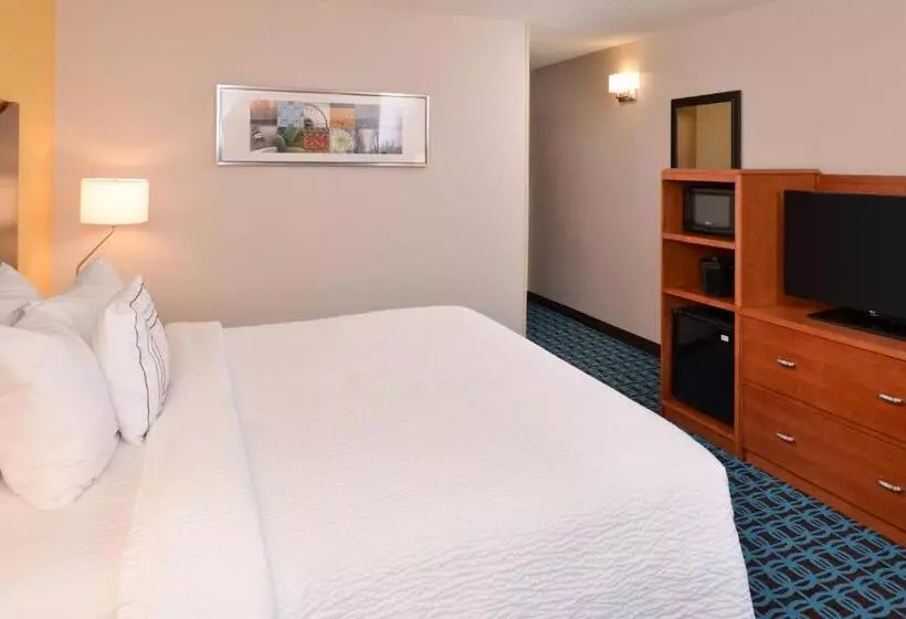 身障者適用キングサイズベッドルーム, Fairfield Inn & Suites Hattiesburg / University