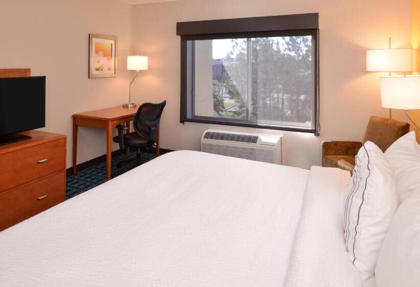 장애인을 위한 킹사이즈 침대 스탠다드 룸, Fairfield Inn & Suites Hattiesburg / University
