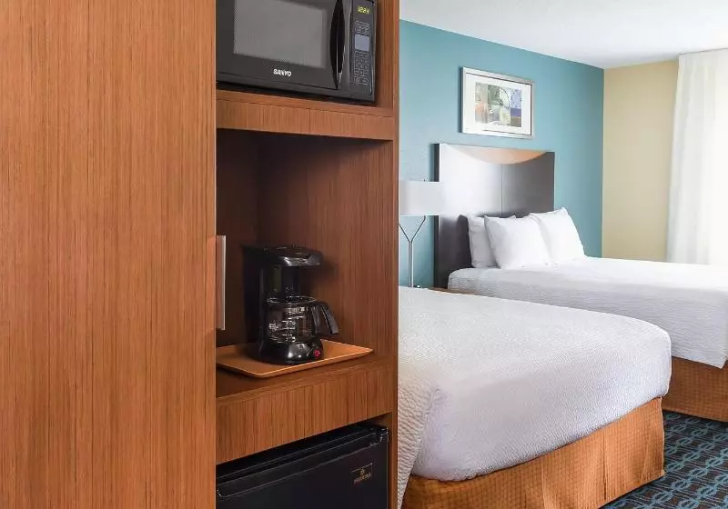 キングサイズベッドのスタンダードルーム, Fairfield Inn & Suites Jackson