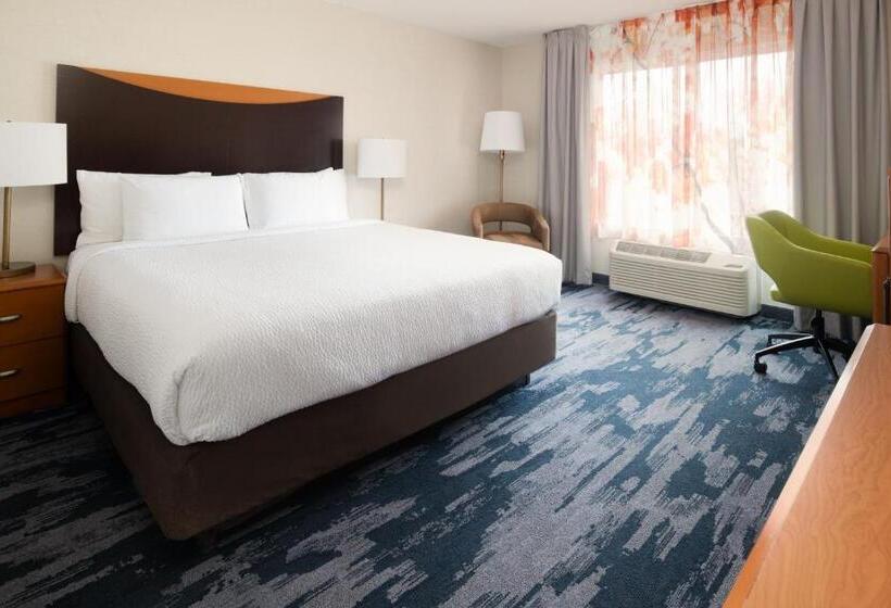 חדר סטנדרט עם מיטת קינג, Fairfield Inn & Suites By Marriott Portland Airport