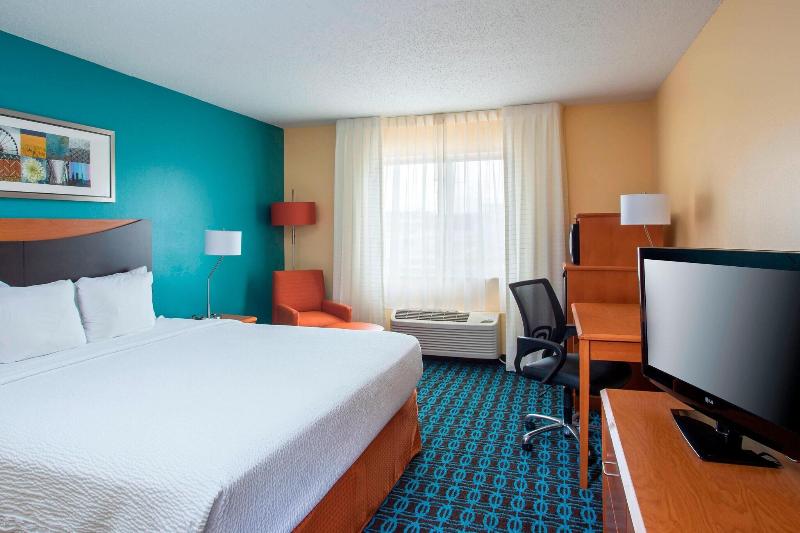 キングサイズベッドのスタンダードルーム, Fairfield Inn & Suites Tyler