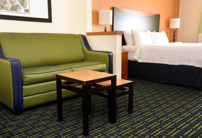 キングサイドベッドのスタンダードワンルーム, Americinn By Wyndham Topeka