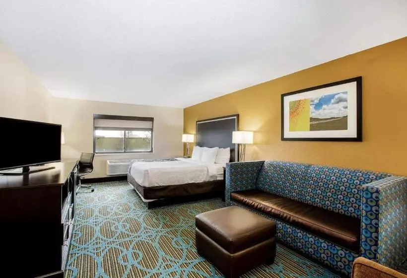 キングサイズベッドのデラックスルーム, La Quinta By Wyndham Emporia