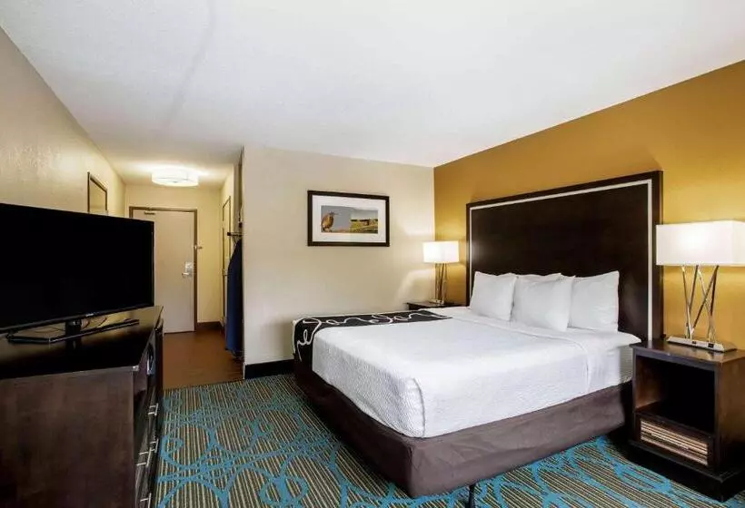 身障者適用キングサイズベッドルーム, La Quinta By Wyndham Emporia