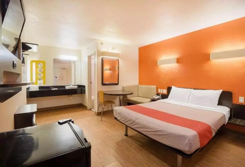 キングサイズベッドのスタンダードルーム, Motel 6 Augusta, Ga