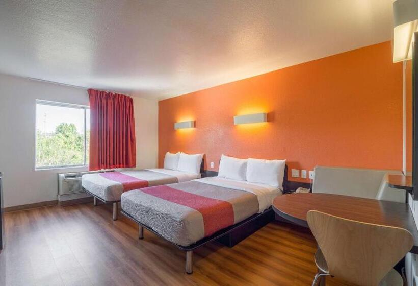 חדר סטנדרט לארבעה, Motel 6 Augusta, Ga