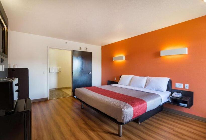 带大床的标准间, Motel 6 Augusta, Ga