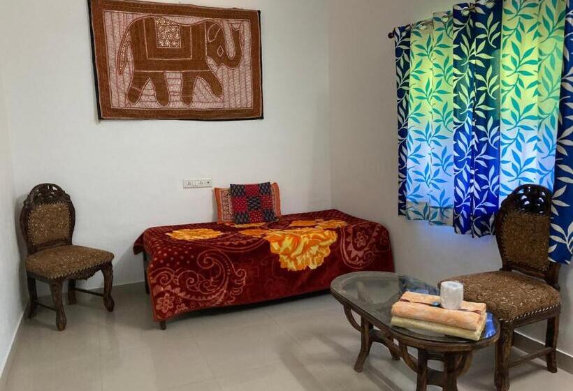 Трехместный Номер Deluxe, Tulsi Palace