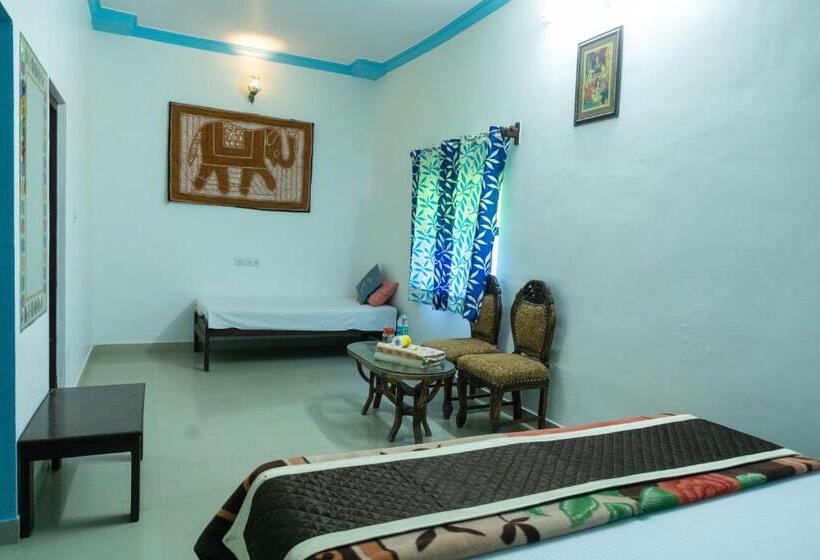 Трехместный Номер Deluxe, Tulsi Palace