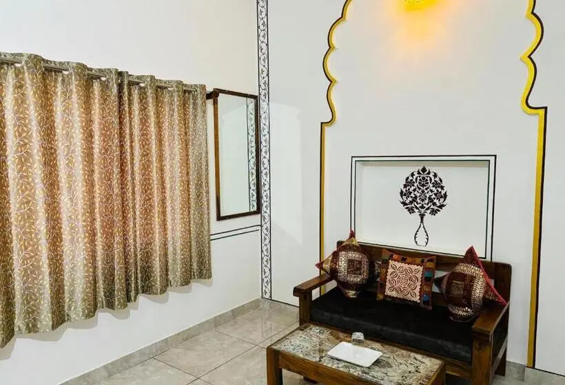اتاق استاندارد با تخت بزرگ, Tulsi Palace