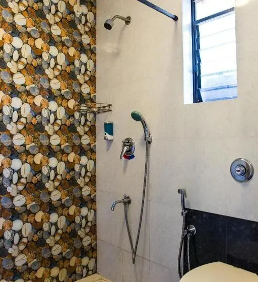 デラックスルーム, Lazy Frog Guest House